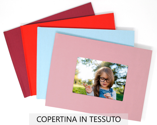 Fotolibro con copertina rigida e finestra, disponibile in diversi colori sia in eco pelle che in tessuto