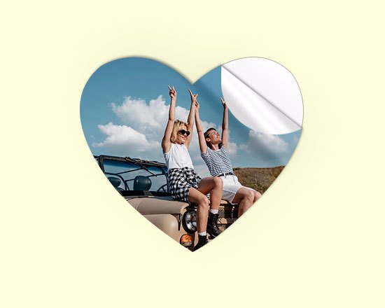 Adesivo cuore piccolo personalizzato con foto amiche