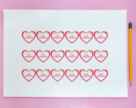 Foglio adesivo pet con 18 stickers cuore piccoli personalizzati