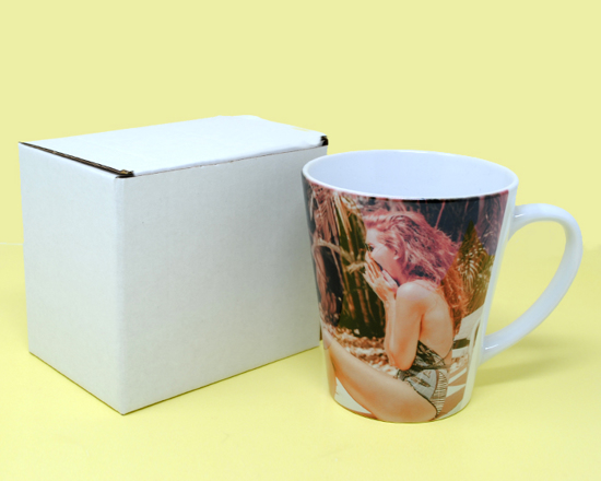 Tazza colazione consegnata con scatola bianca