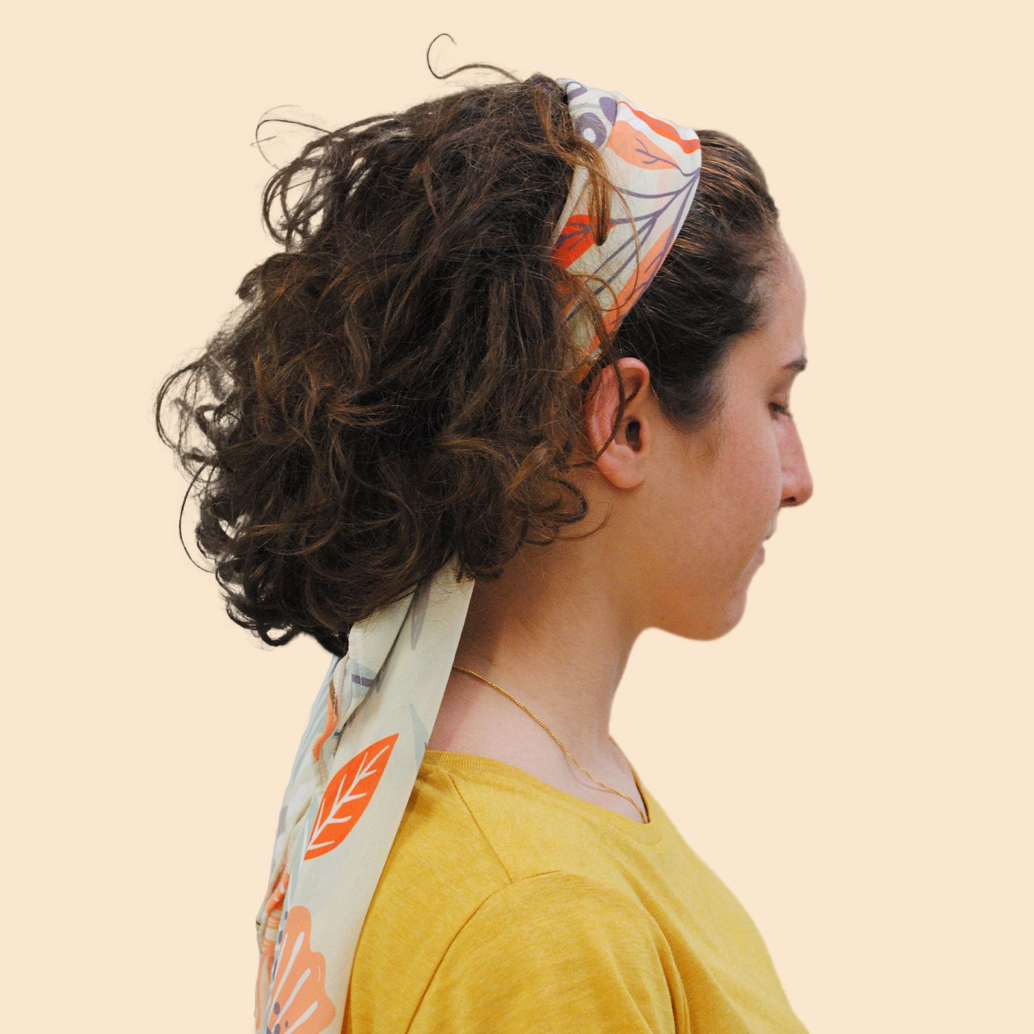 foulard indossato come fascia