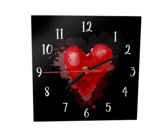 Orologio in vetro con cuore rosso