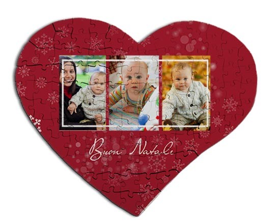 puzzle cuore con grafica rossa di Natale
