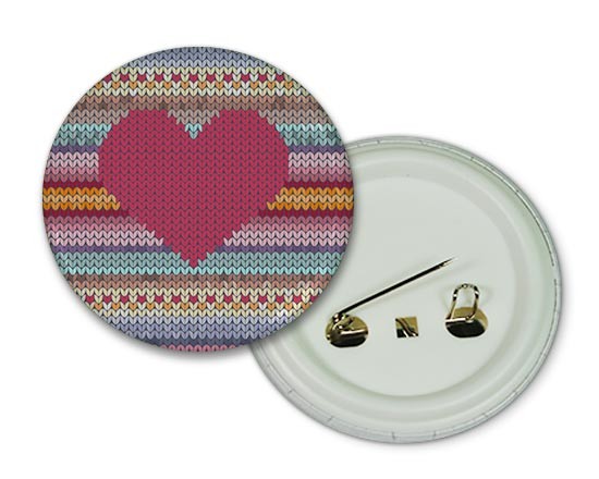Spilla rotonda con grafica di S. Valentino