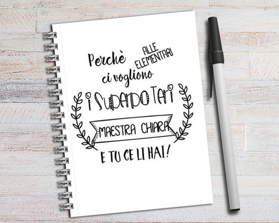 Agenda con spirale e scritta in nero