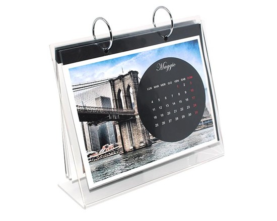 calendario in plexiglass con cerchio nero