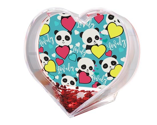Palla di neve cuore con grafica con panda