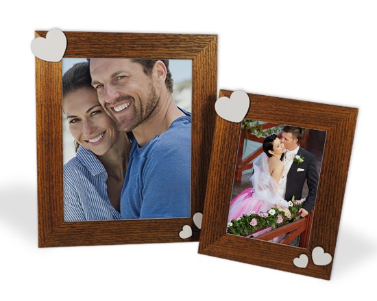 cornice foto in legno cuori bianchi