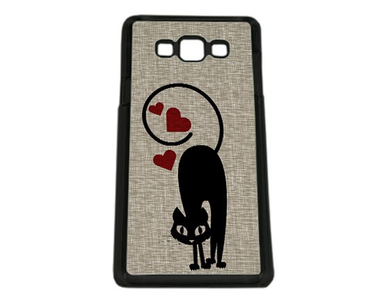 Il piccolo gattino con i cuori per la grafica della cover