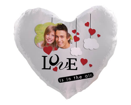 Cuscino cuore con grafica romantica
