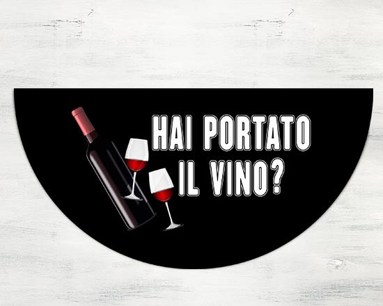 Zerbino mezzaluna con bottiglia di vino