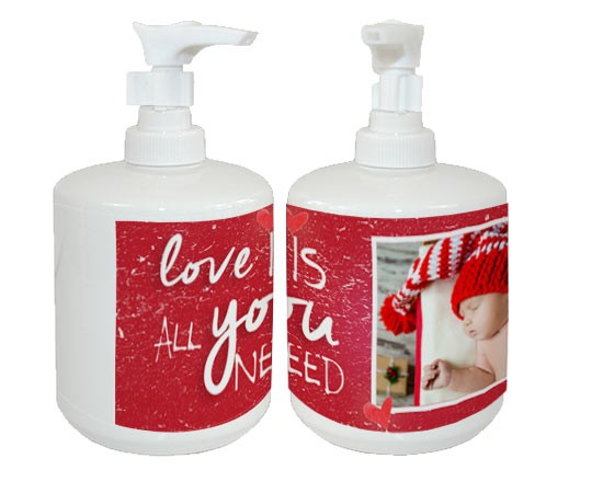 Il dispenser porta sapone dalla grafica rossa