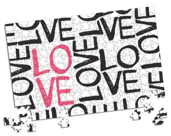 Puzzle A3 con grafica con scritte nere e rosa