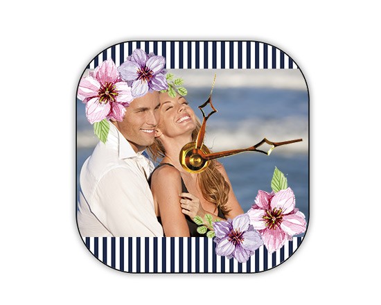 Orologio con fasce blu e bianche con fiori