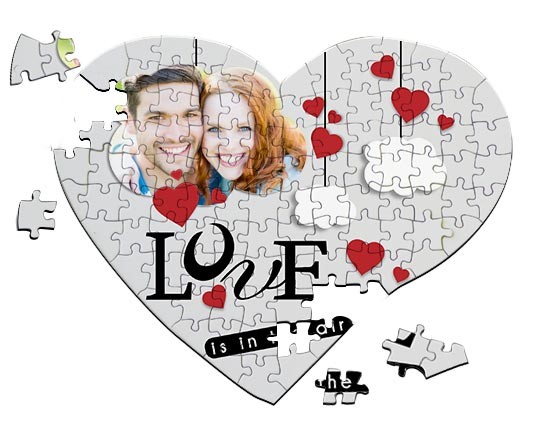 Cuori e nuvole su foto puzzle cuore