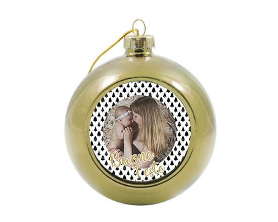 alberelli su pallina di natale in vetro