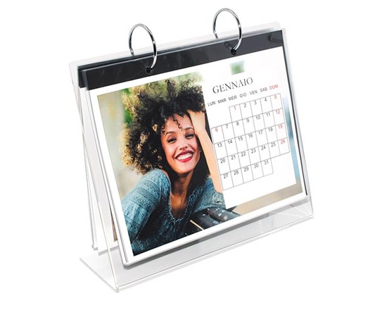 calendario in plexiglass con grafica semplice