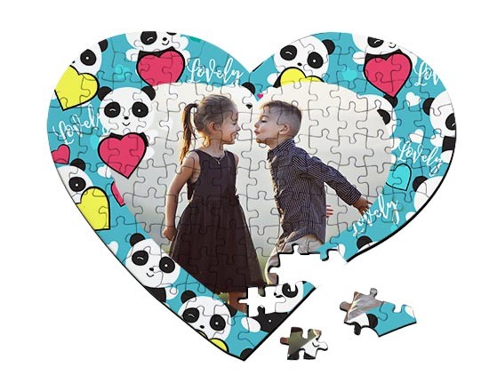 Foto puzzle cuore con grafica con panda