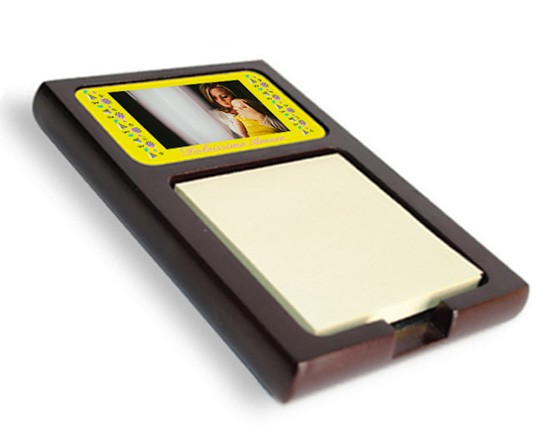 La grafica gialla su porta post-it