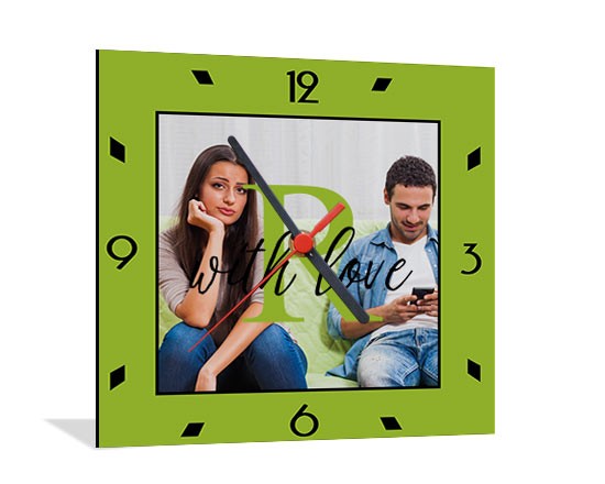 Orologio in legno con cornice verde