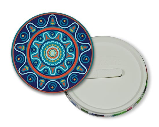 Spilla rotonda con grafica nel colore blu