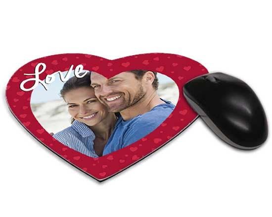 Tappetino mouse cuore con grafica rossa