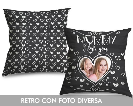 Cuscino con grafica con cuori bianchi