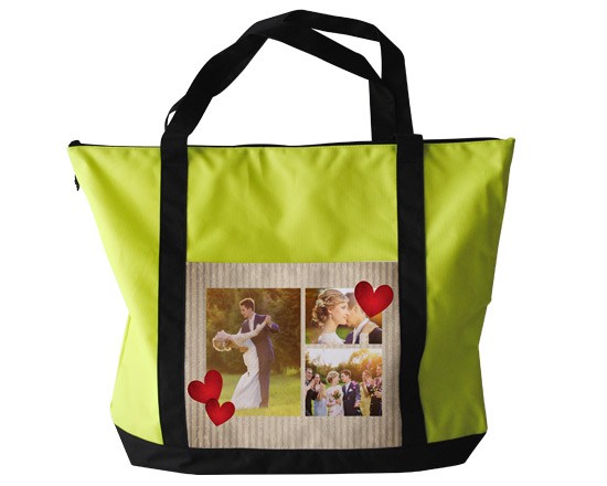 La borsa dalla grafica collage con i cuori rossi