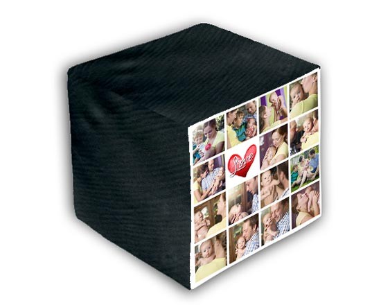 Il pouf dalla forma a cubo per un collage di foto
