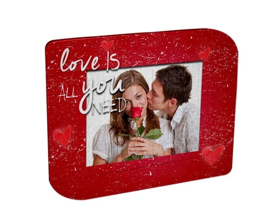 Puzzle con cornice doppia punta love is all you need