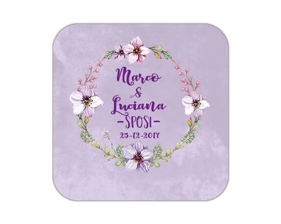 Calamita con sfondo viola e fiori