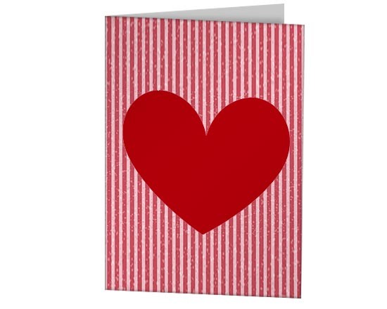 Card texturata da strisce rosse con cuore centrale