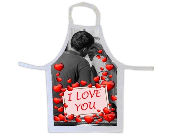 Una pioggia di cuori sul tuo grembiule personalizzato per s. valentino