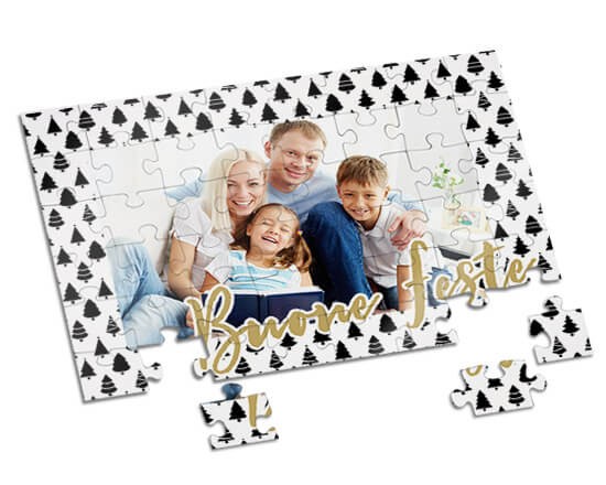 Puzzle natalizio con alberelli e scritta oro