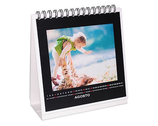 La grafica tutta nera per il tuo calendario da tavolo