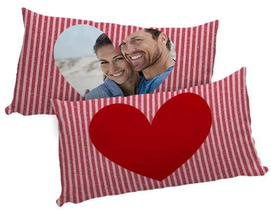 Il cuscino dal cuore grande rosso passione