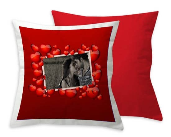 Cuscino poliestere con cornice di cuori