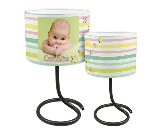 Lampada con paralume con stelle e strisce