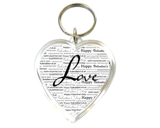 Il tuo portachiavi a forma di cuore con scritte nere