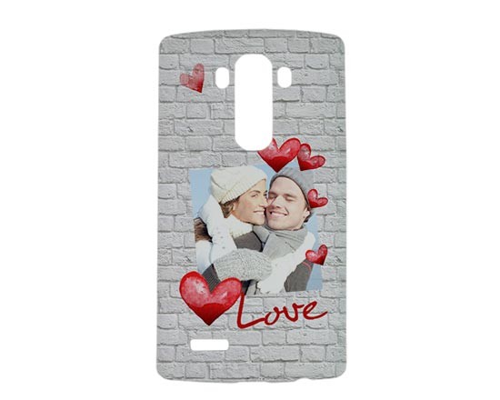 La cover con la grafica stilizzata su muretto grigio